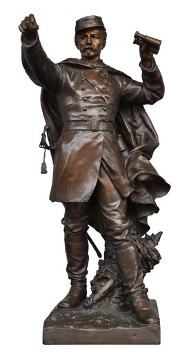 антикварная скульптура военного из бронзы 19 век купить в москве
