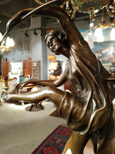 Скульптура из бронзы «Танцовщица»