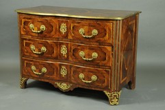 Antique chest of drawers