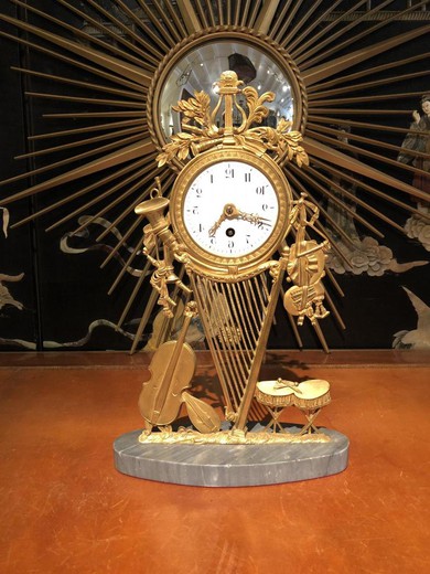 антикварные часы из бронзы