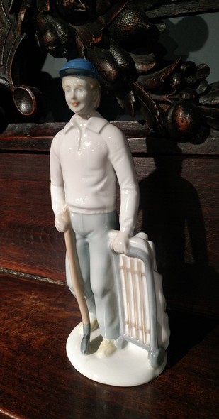 Sculpture "Golfer"