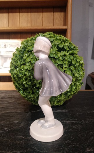 Sculpture "Girl"