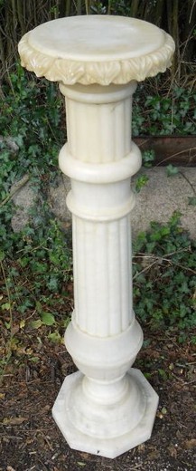 Антикварная колонна