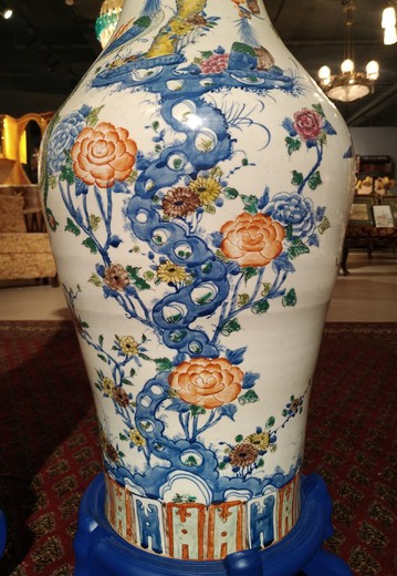 Антикварные восточные вазы