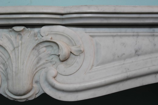 Каминный портал в стиле Людовика XV