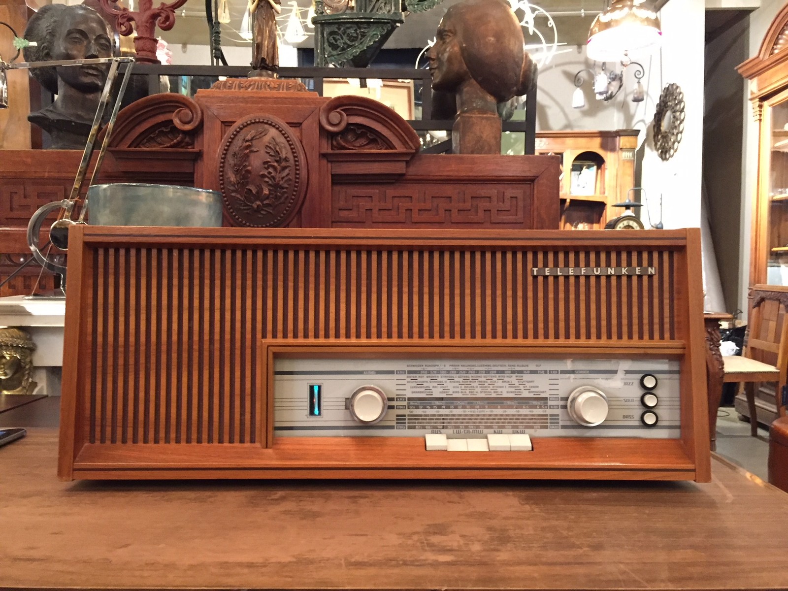 Vintage radio receiver
