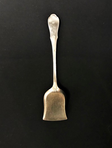 Dessert antique spoon