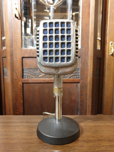 Vintage microphone Shure 737