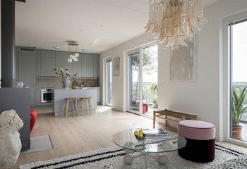Минималистичная квартира в Стокгольме от дизайнера Амалии Уайделла