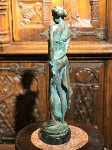 Antique sculpture "Lady"