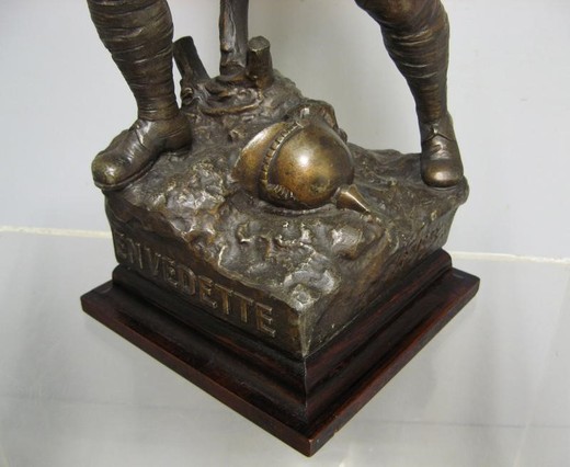 Antique sculpture "Soldier of the First World War"