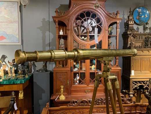Антикварный морской телескоп