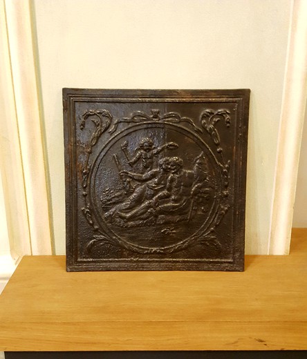 антикварная чугунная плита для каминв 19 век