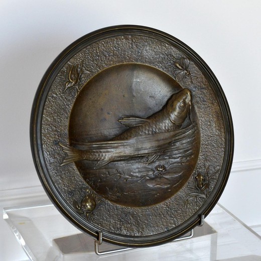 антикварная декоративная тарелка из бронзы