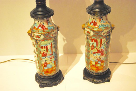 антикварные настольные парные лампы в восточном стиле из фарфора и бронзы