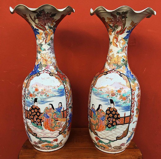 антикварные парные вазы в восточном стиле из фарфора