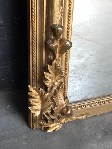 антикварный магазин зеркал предметов декора и интерьера из золоченого дерева