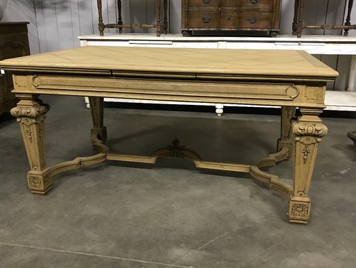 старинный обеденный стол из дуба в стиле людовик 14