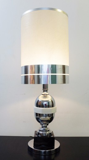 антикварная лампа из хромированного металла