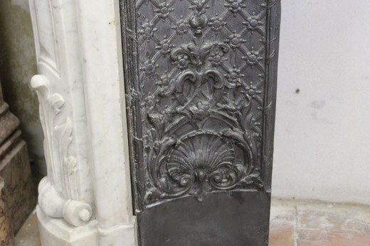 Старинный каминный портал