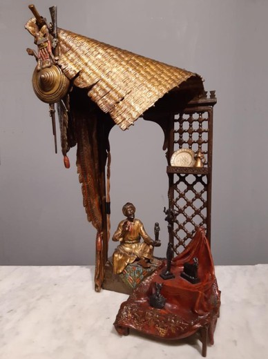 Антикварная лампа-скульптура «Восточная лавка»
