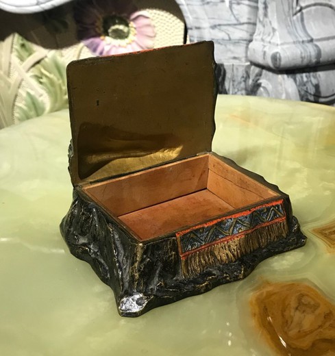 Antique casket "Smoking"