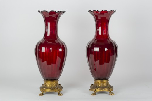 Антикварные вазы «Баккара»