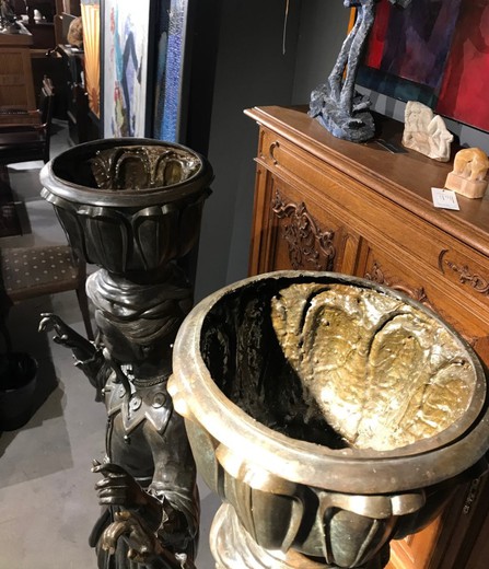 Antique sculptures-pots