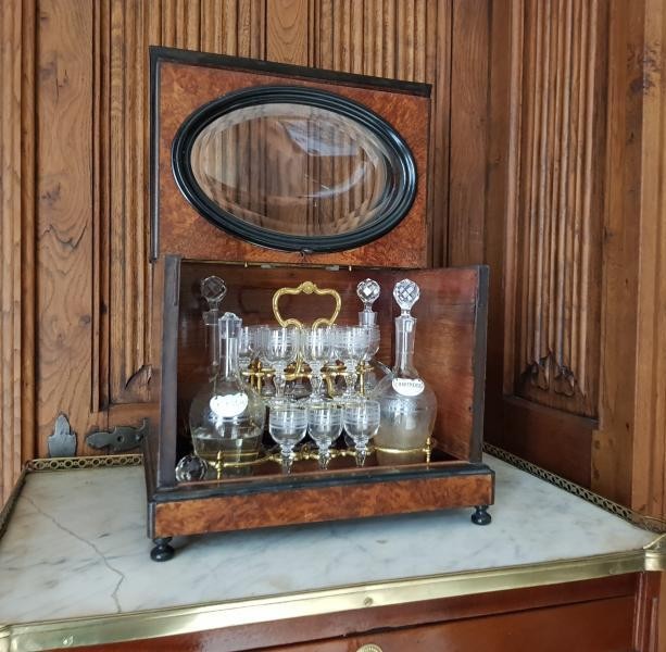 Antique liqueur set