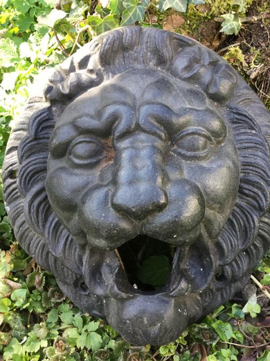 Antique mascaron "Lion"