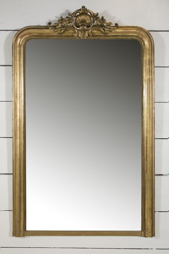 антикварное зеркало в стиле людовик 15 из золоченого дерева