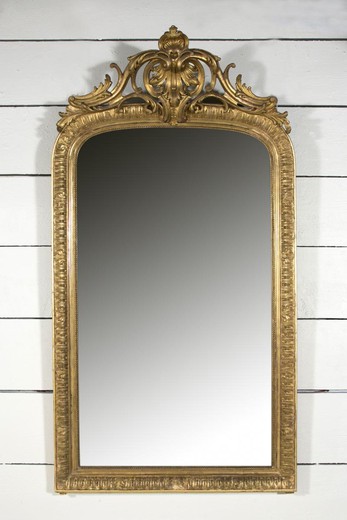 антикварное зеркало в стиле людовик 16 из золоченого дерева