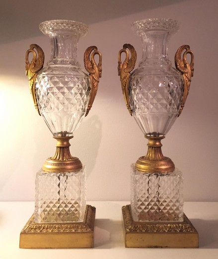 антикварные парные вазы из хрусталя с золоченой бронзой 19 век купить в москве