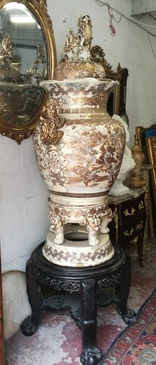 старинная ваза сацума японская керамика с золочением на деревянном основании