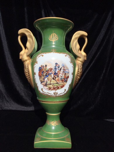 антикварная французская фарфоровая ваза с наполеоном