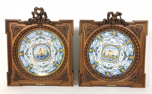 Antique twin plates