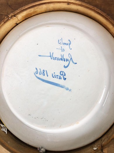 Antique twin plates