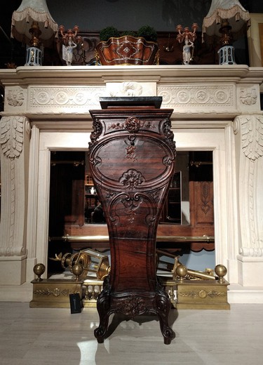 Antique console pedestal