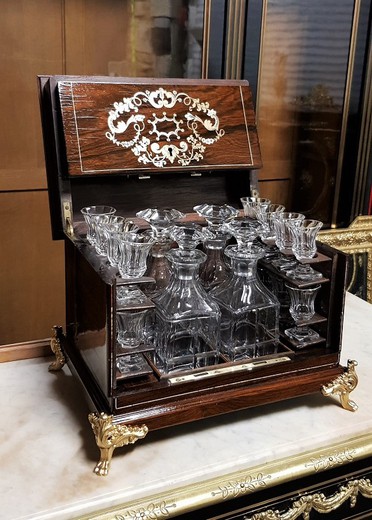 Vintage liqueur set