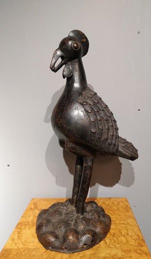 Антикварная скульптура «Птица»