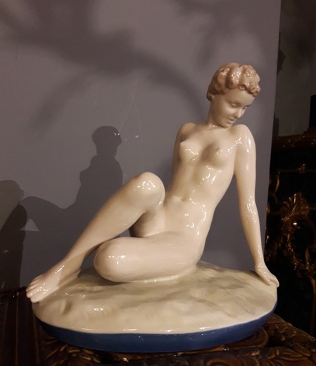 Antique "Naked girl sculpture"