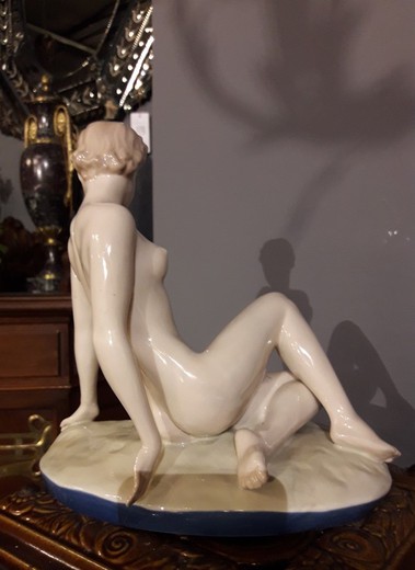 Антикварная скульптура "Обнажённая"