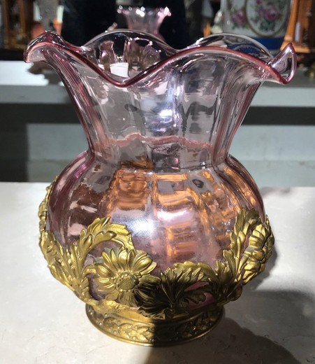 Антикварная вазочка