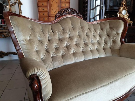 Антикварный диван в стиле неорококо