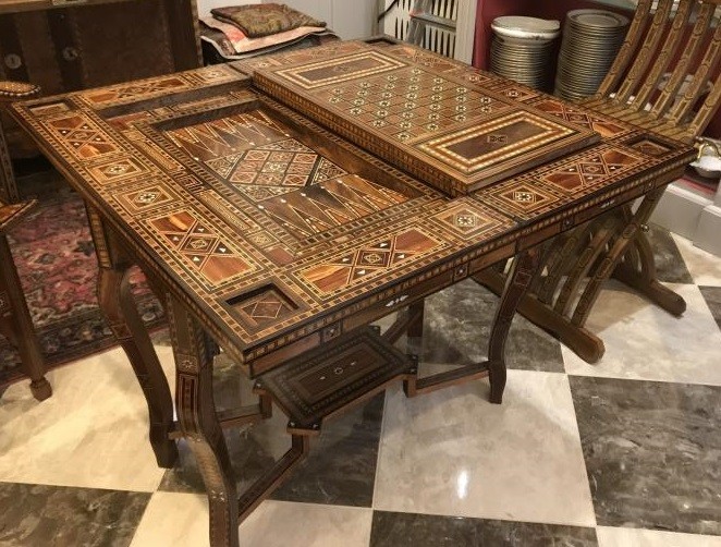 Антикварный игровой стол