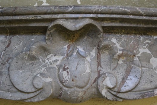 Антикварный каминный портал
