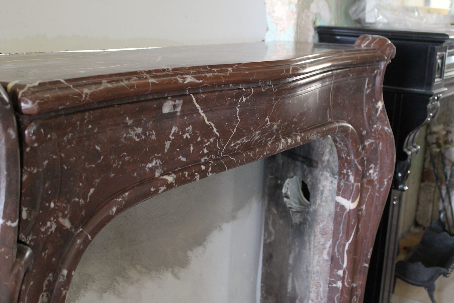 Antique mantel