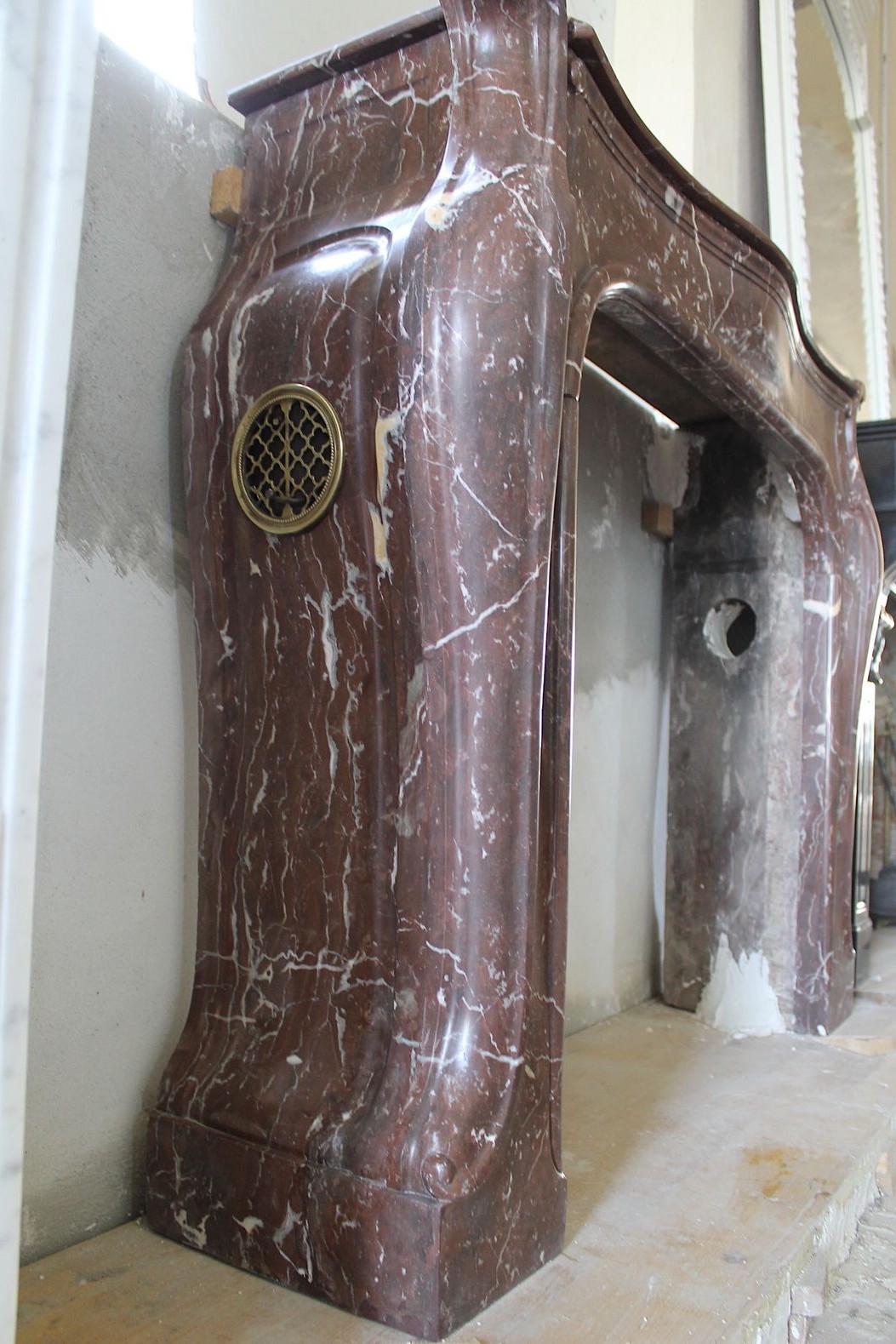 Antique mantel