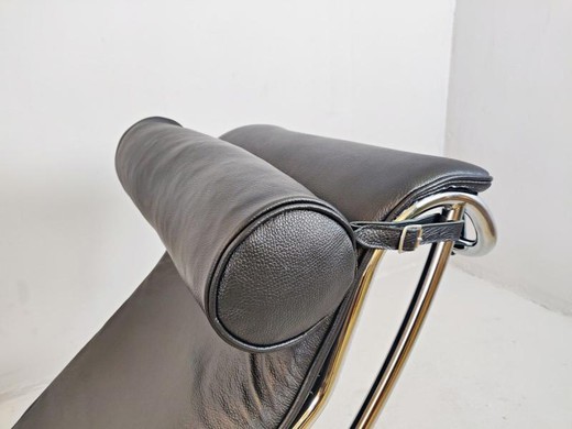 LC4 couch by Le Corbusier