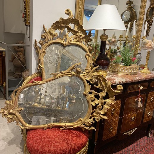 Twin mirrors in rococo style